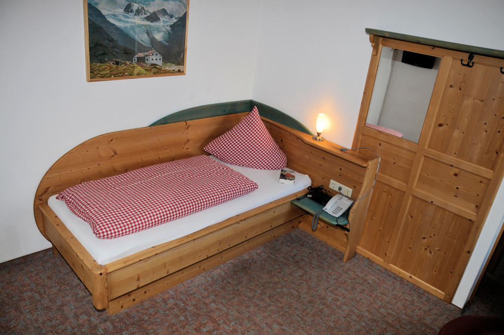 Pension Belvedere Galtür Chambre photo